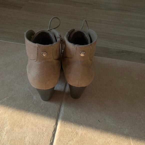 Brown ankle boots (call it spring) - Picture 3 of 3